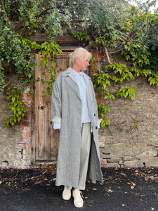 P085 Linen Buttoned Back Deep Slit Coat - Grey