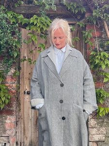 P085 Linen Buttoned Back Deep Slit Coat - Grey